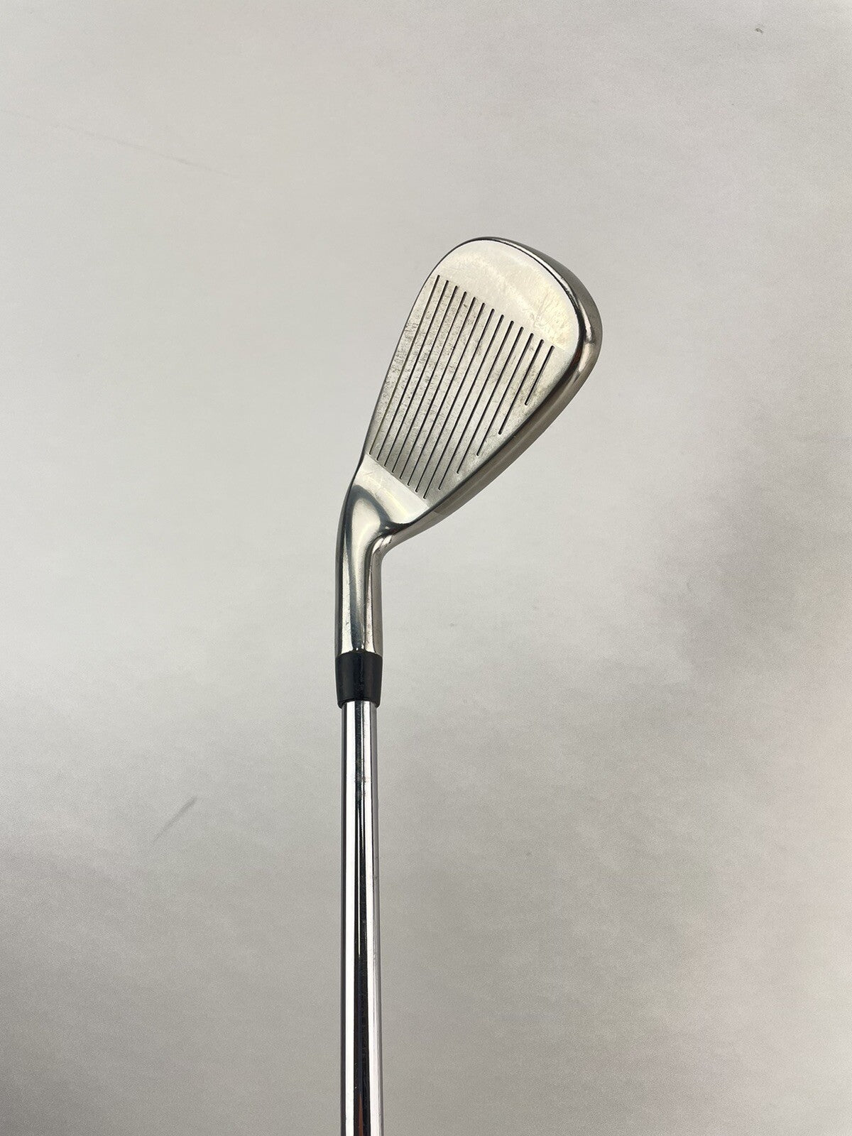 Wilson Deep Red 6 Iron Regular Flex Steel /Right Handed /New Mid Grip /1925911
