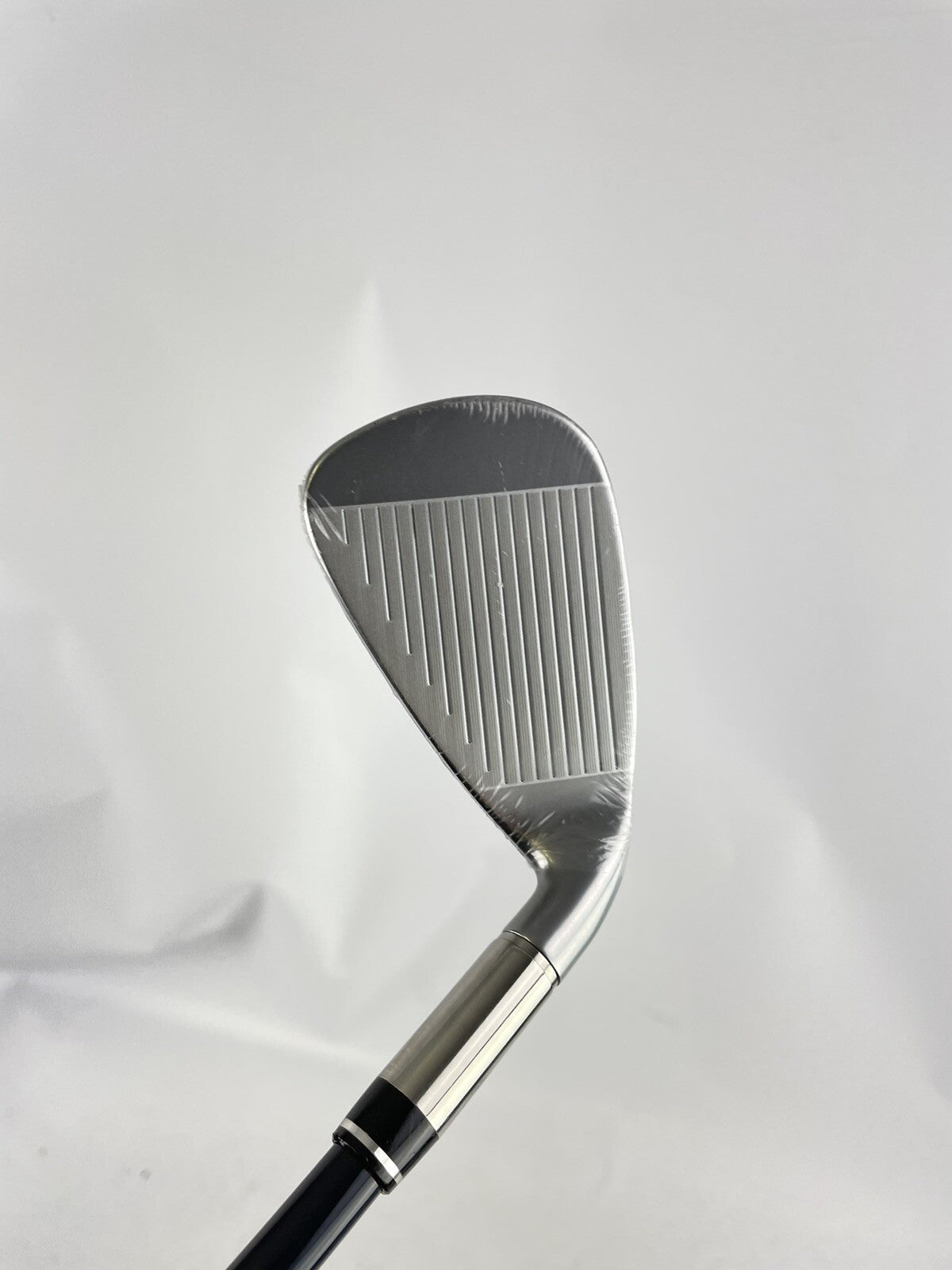 Cleveland Launcher UHX 7 Iron 30* XXIO Senior Graphite /Left Handed /New /80029