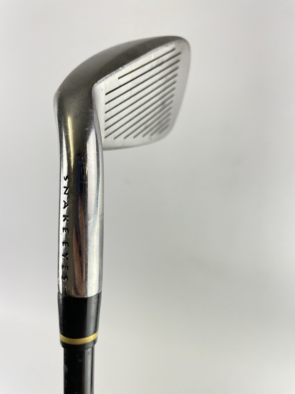 Snake Eyes 4 Iron Python Regular Graphite /Right Handed /New Grip /103038