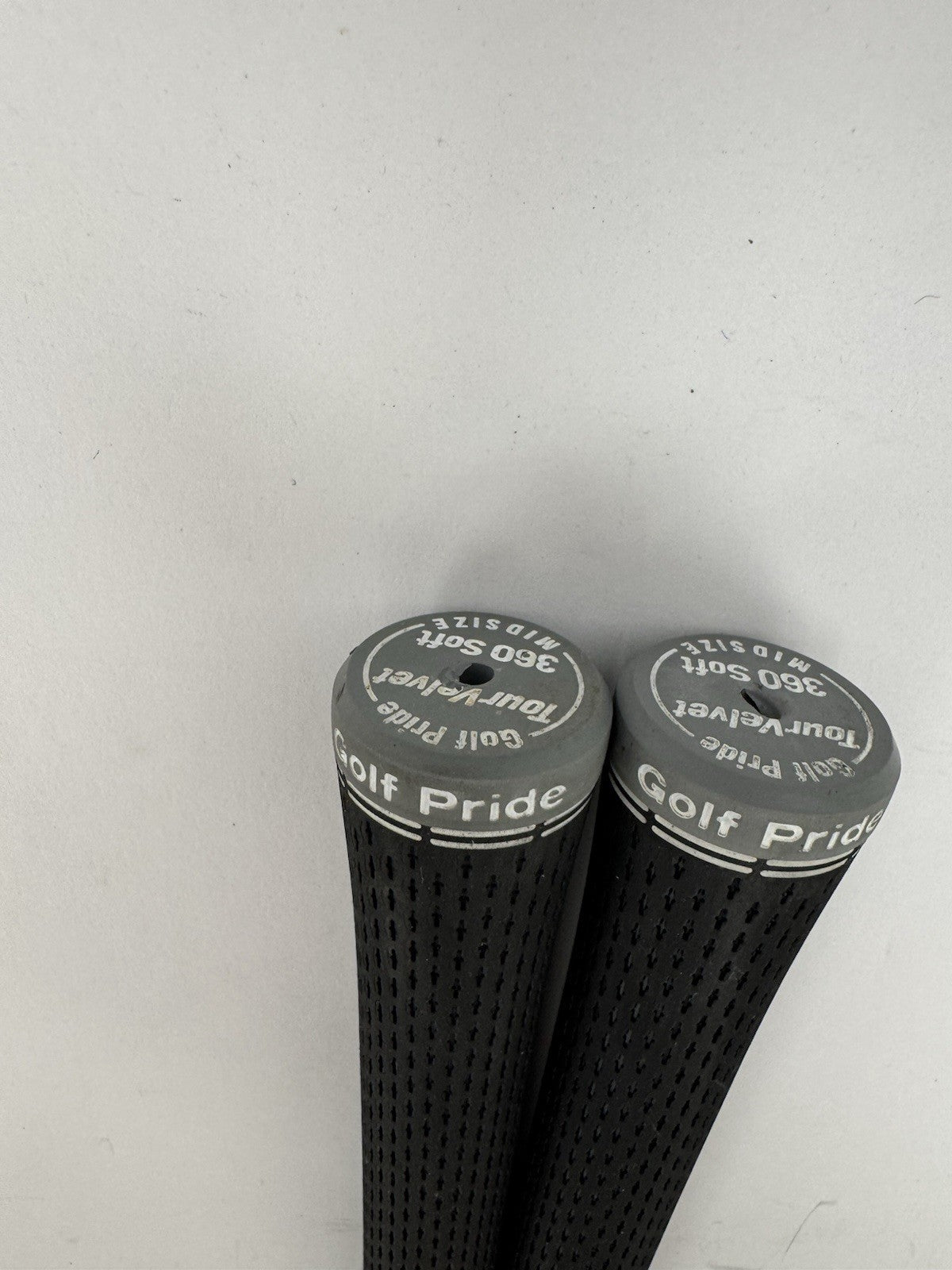 Golf Pride Tour Velvet 360 Soft Grips (2) Midsize /Black /Pulled /355203