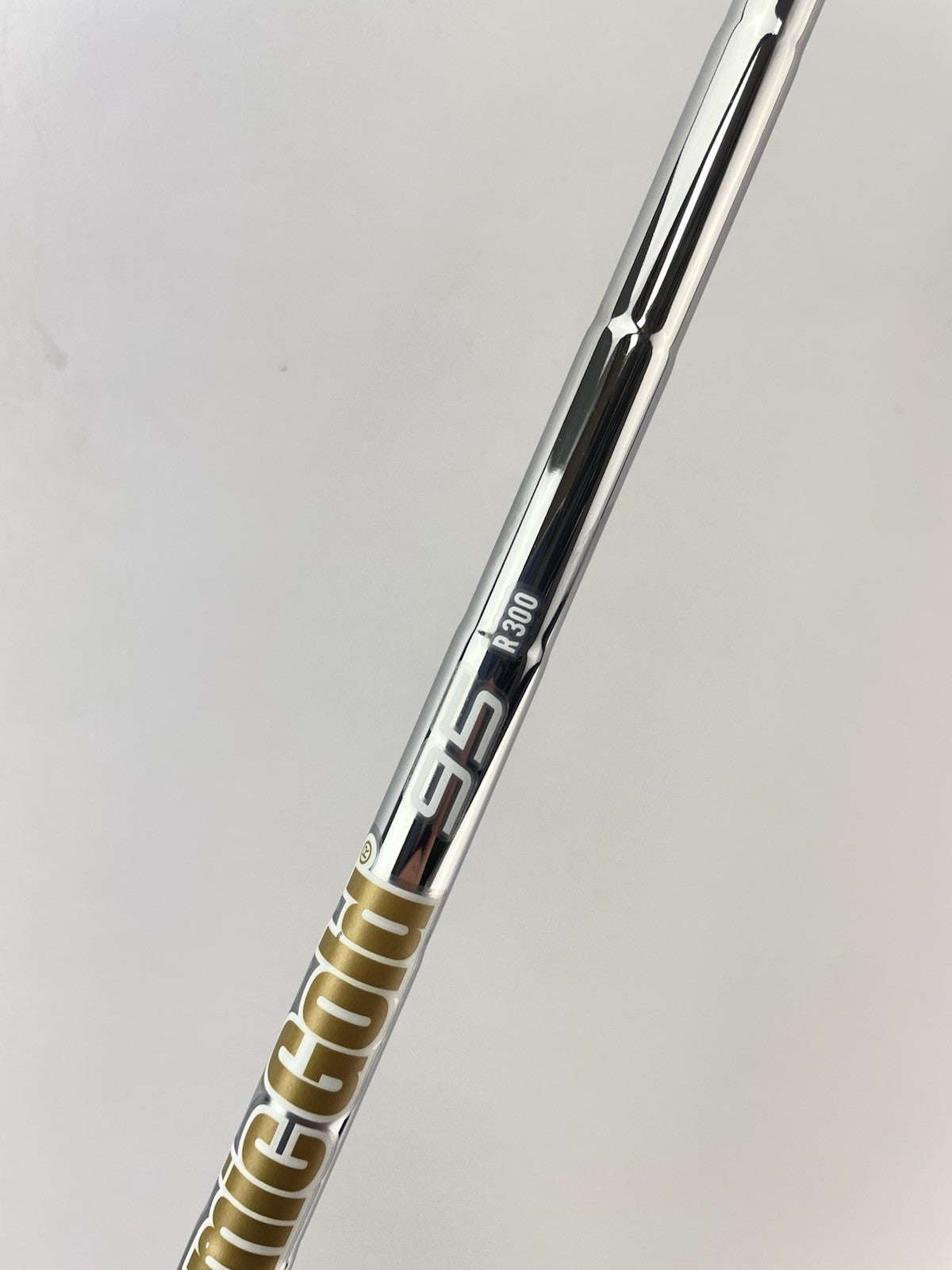 Dynamic Gold 95 Iron Shaft R300 Regular Flex Steel 36.25 /0.355 Tapered /257806