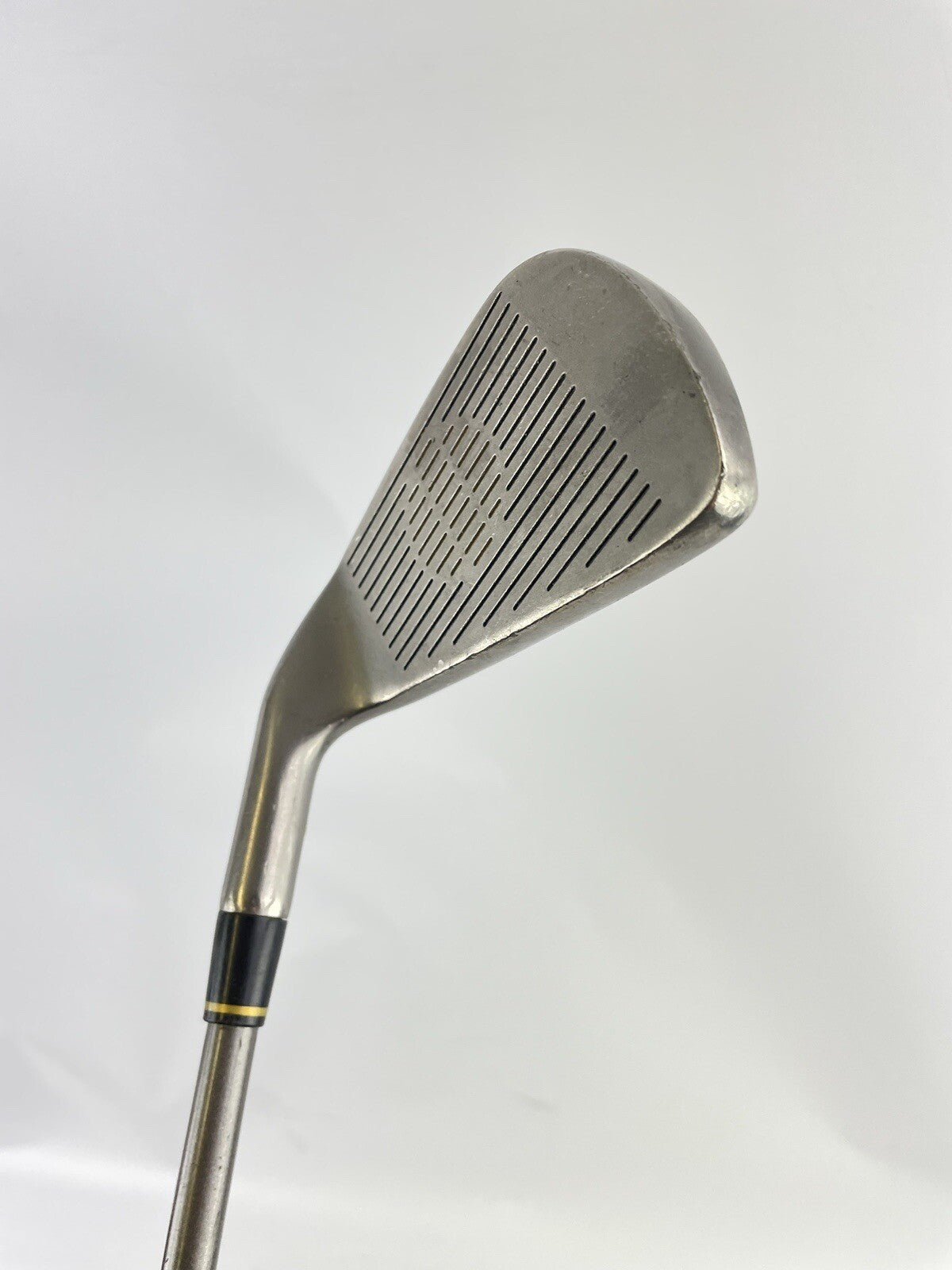 Tommy Armour 2 Iron Ti100 Aldila Stiff Graphite /Right Handed /New Grip /863014