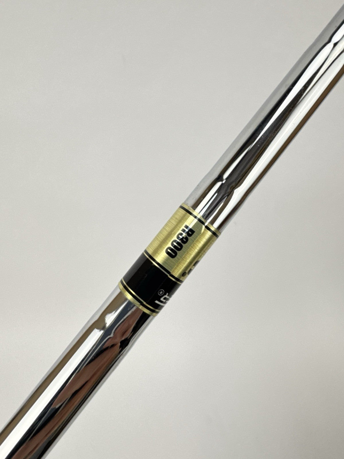 Dynamic Gold R300 Iron Shaft Regular Flex Steel 36”/0.355 Tapered /355885
