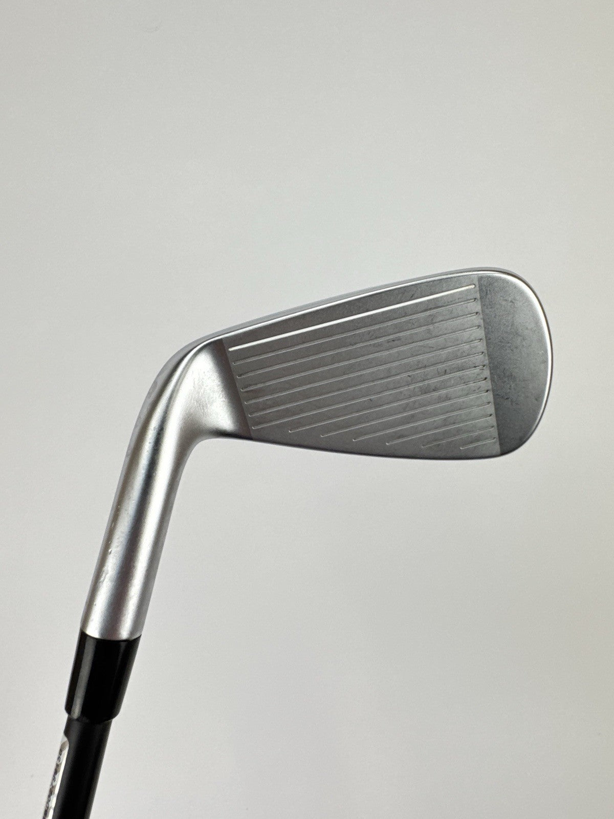 Cleveland Launcher XL 7 Iron 29* Catalyst Black Regular Graphite /Right /3297910