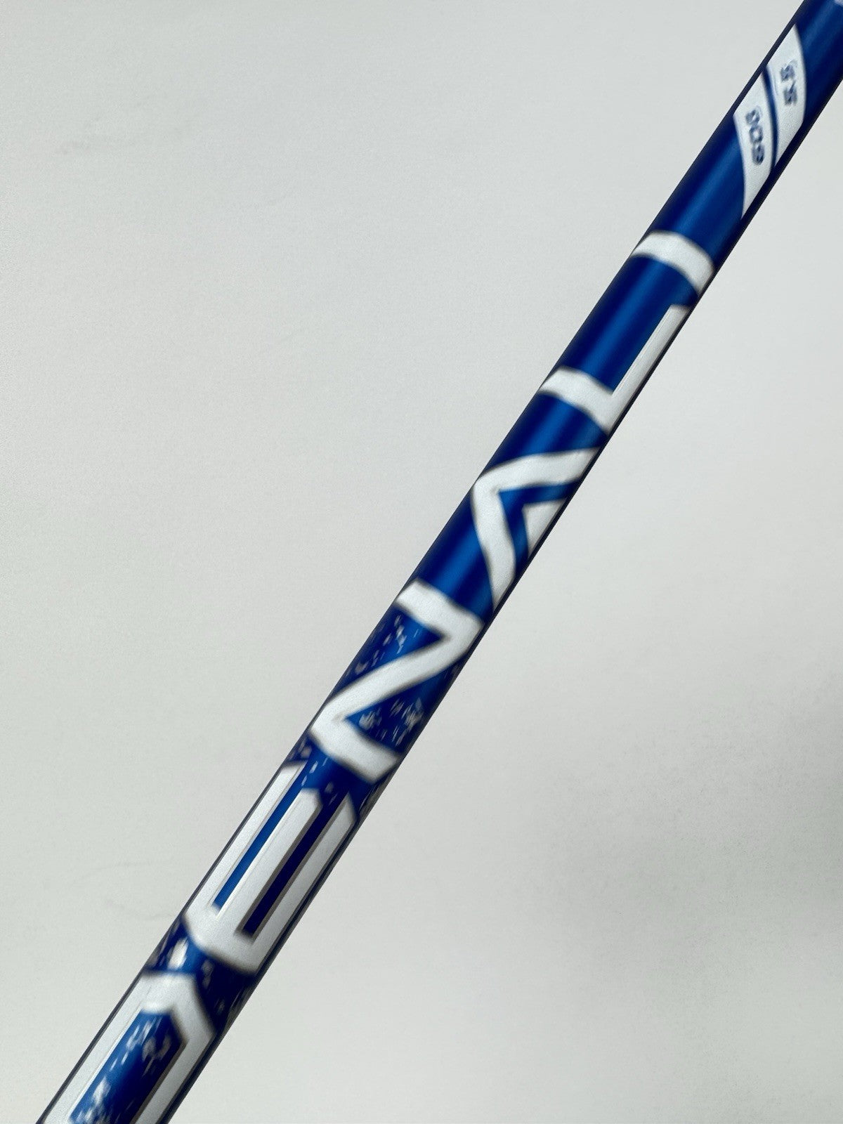 Titleist GT Driver Shaft Denali Frost Blue 5.5 Regular Graphite 44”/Mid Grip3