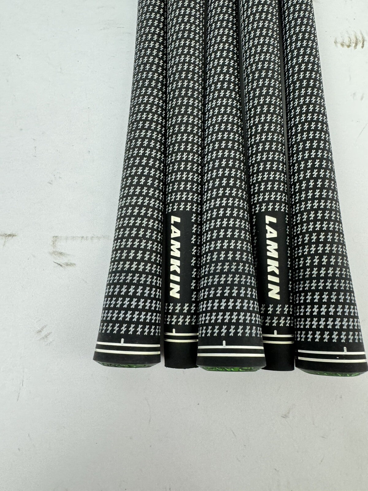 Lamkin Crossline Golf Grips (5) Men’s Standard /Arcoss Connect Compatible/234342