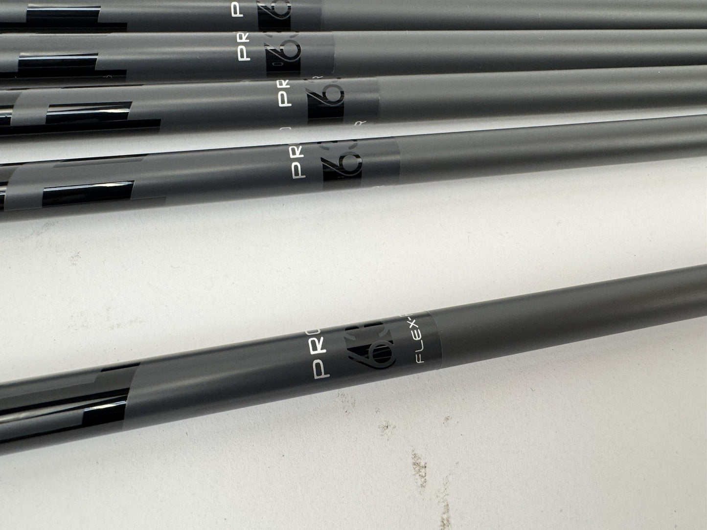 Fujikura Pro Iron Shaft Set (6) 5-PW Regular Graphite 0.355 Tapered /Grips/339945