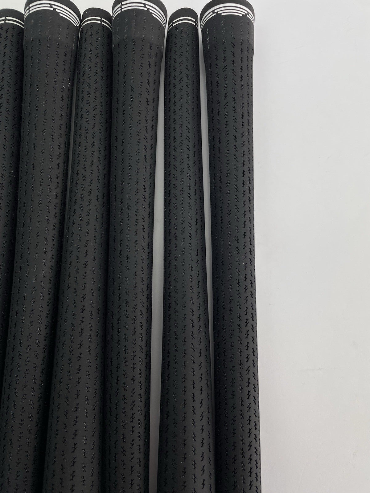 New Lamkin Golf Grips (7) Standard /+58R /Arccos Compatible /Black /White /298723