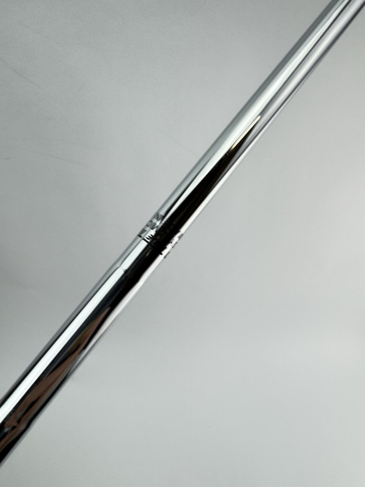 Dynamic Gold Iron Shaft X Flex Extra Stiff Steel / 36” /0.355 Tapered /305745