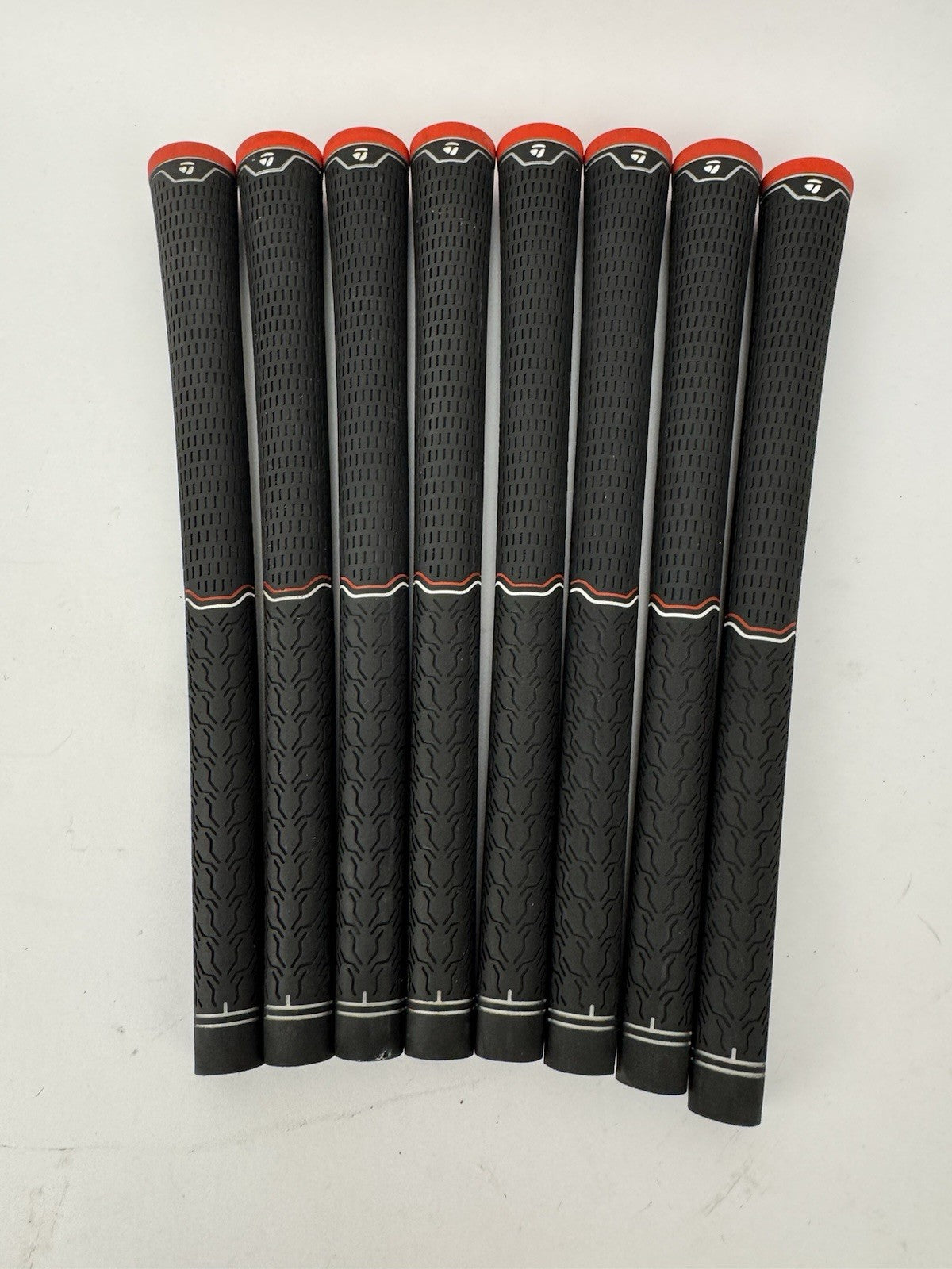 Lamkin Taylormade Golf Grips (8) Standard /Black /Red /Pulled /355090