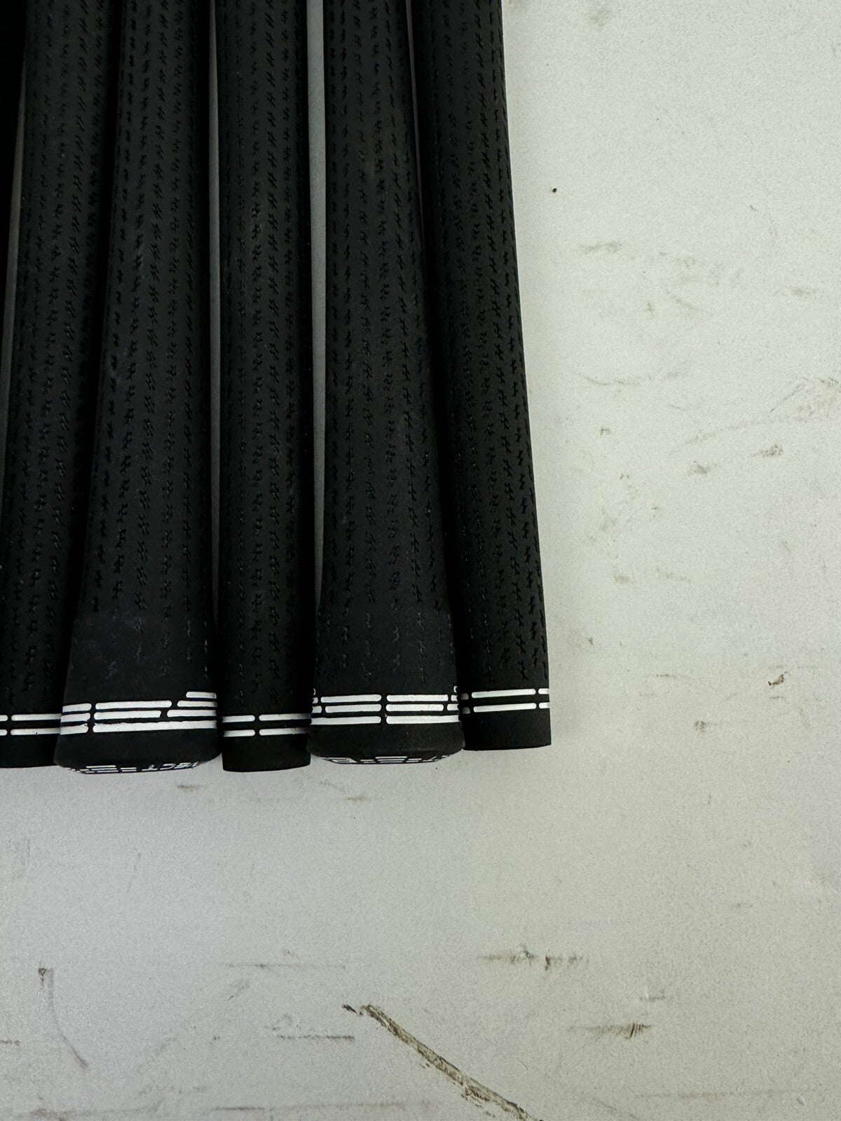 Lamkin Golf Grips (7) Across Connect Compatible/Black/New /212274