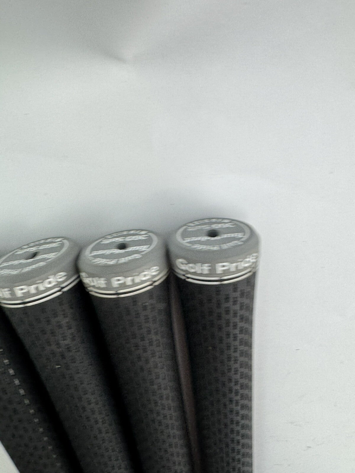 Golf Pride Tour Velvet 360 Soft Grips (4) Midsize /Black /Grey /Pulled /325496