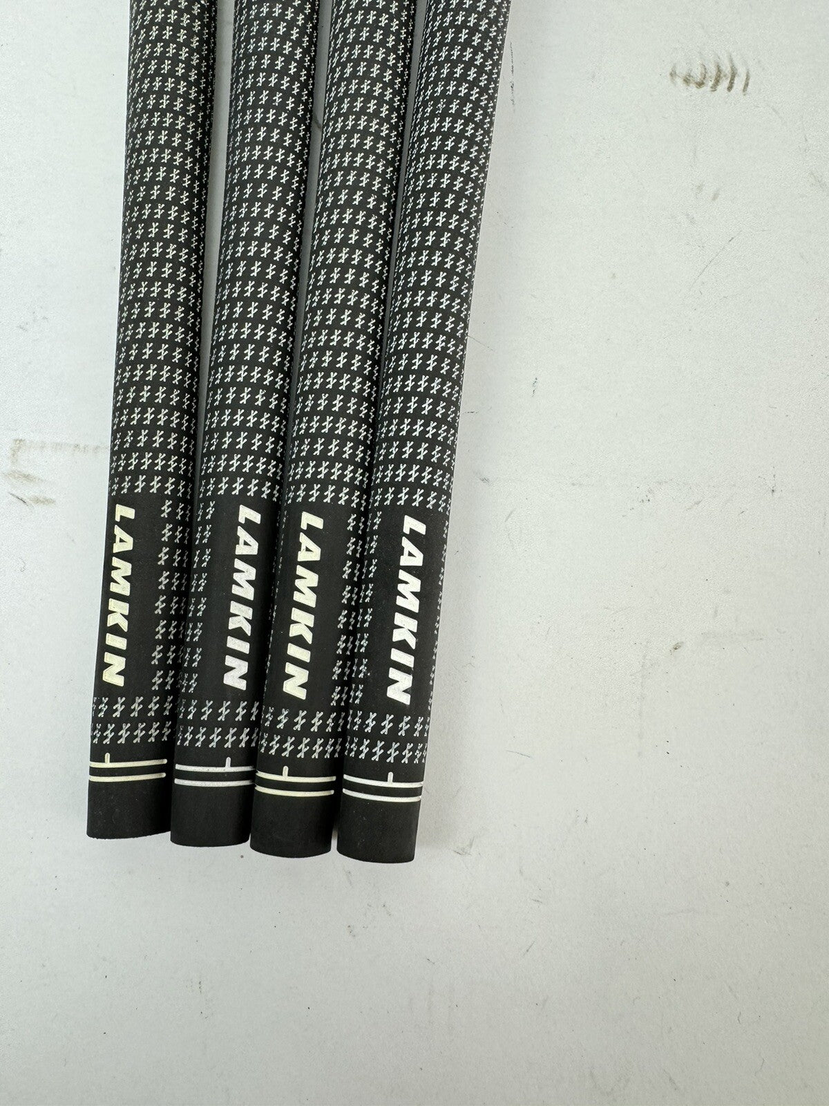 Lamkin Crossline Golf Grips (4) Men’s Standard /Arcoss Connect Compatible/279181