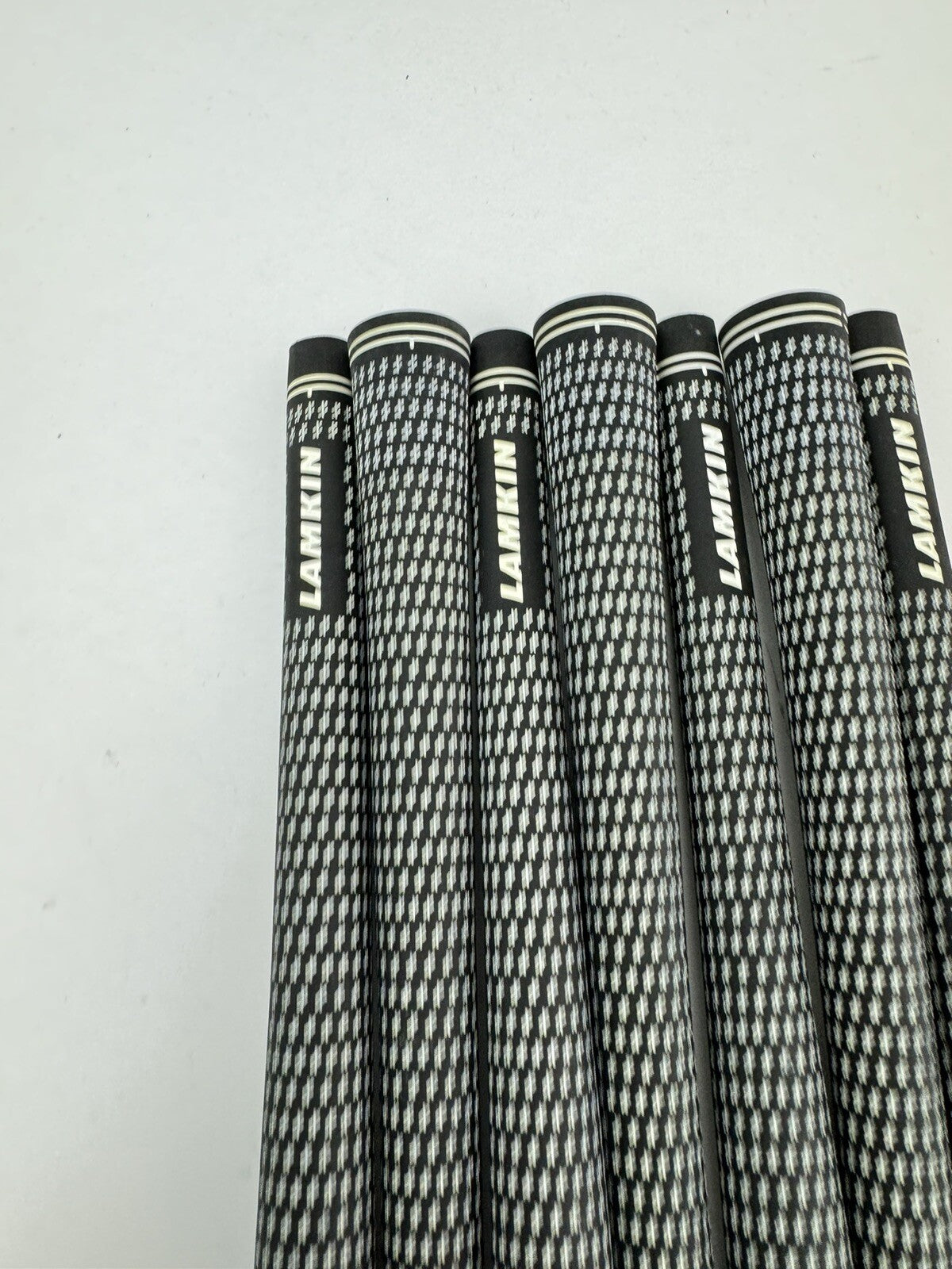 Lamkin Crossline Golf Grips (7) Men’s Standard /Arcoss Connect Compatible/286994