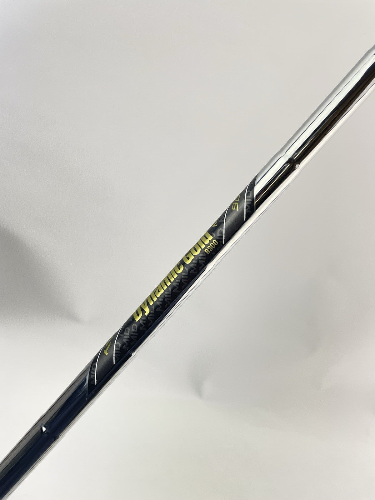Dynamic Gold mid 90 Iron Shaft Regular Flex Steel 35” /0.370 Parallel /30352 1