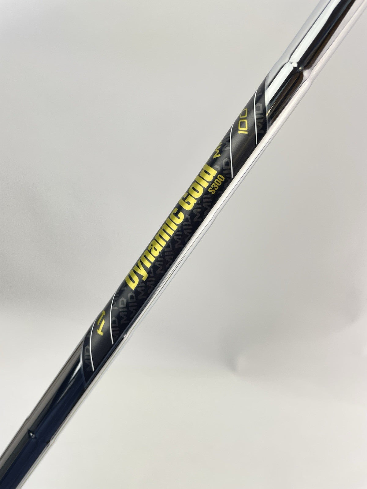 Dynamic Gold Mid 100 Iron Shaft 35” /0.370 Parallel /303541