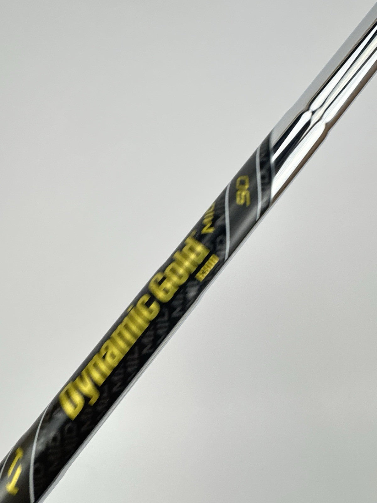 Dynamic Gold Mid 90 Iron Shaft R300 Regular Steel 35.5" /0.370 Parallel/331255