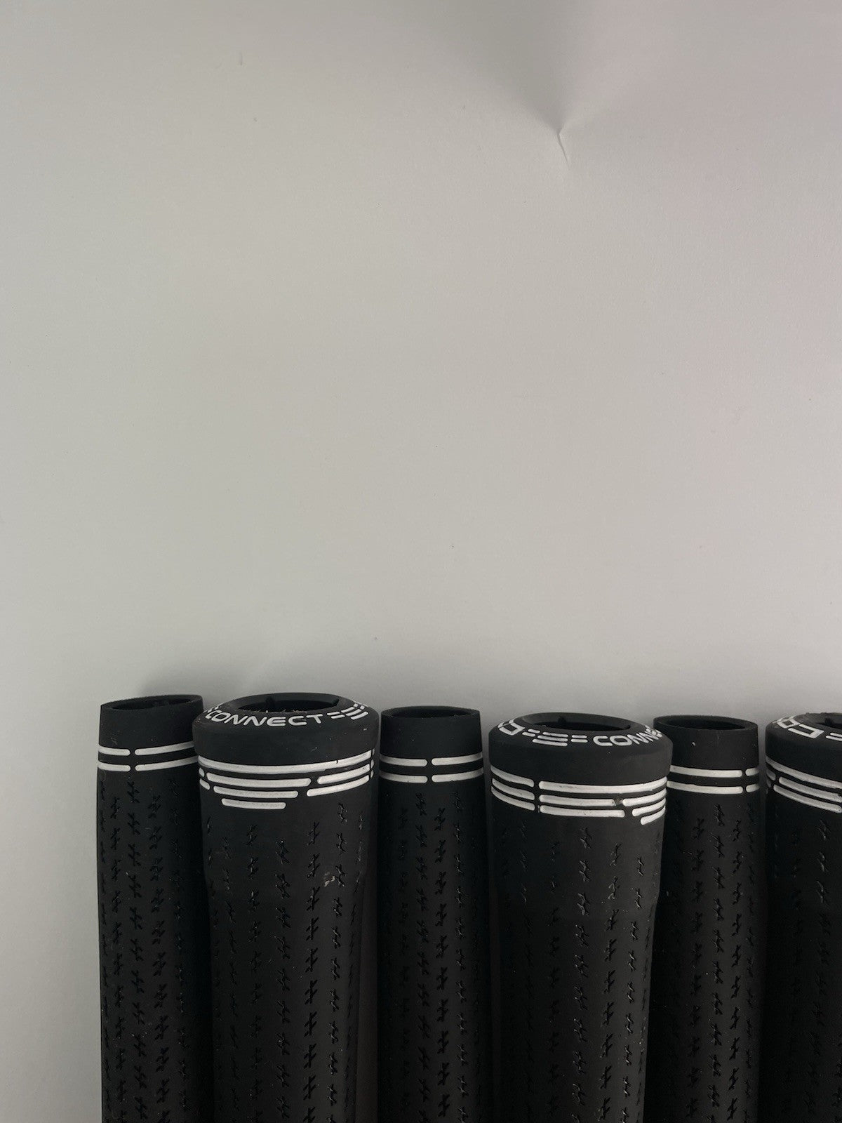 New Lamkin Golf Grips (10) Standard /+58R /Arccos Compatible /Black /White/298755
