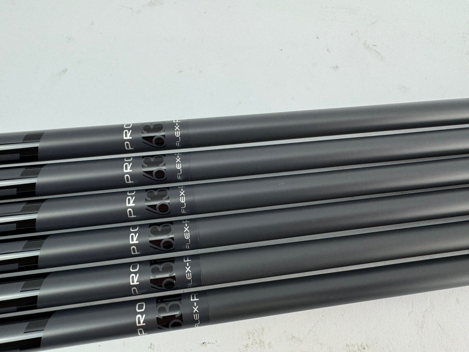 Fujikura Pro Iron Shaft Set (6) 63i Regular Flex Graphite/0.370 Parallel /220845