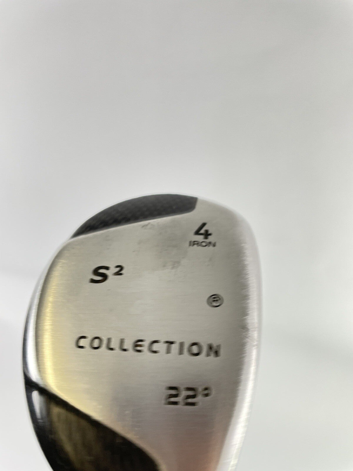 Mens Golf 4 Hybrid 22* Regular Graphite /Carbon Crown /Right /New Grip /104953