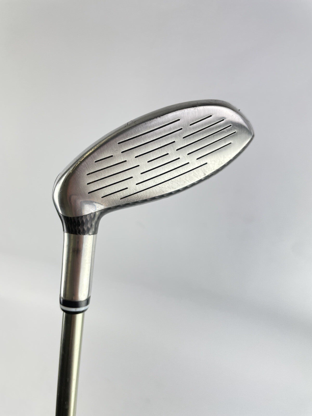 Mens Golf 4 Hybrid 22* Regular Graphite /Carbon Crown /Right /New Grip /104956