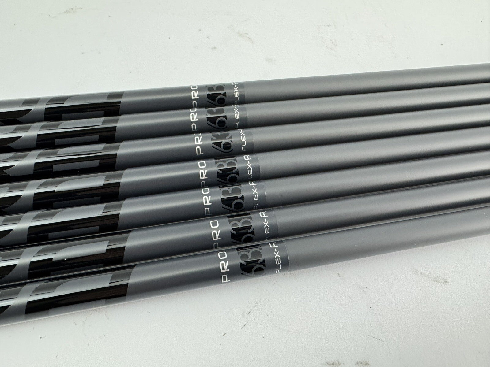 Fujikura Pro Iron Shaft Set 4-PW 63i Regular Graphite/0.355 /Golf Pride Standard4