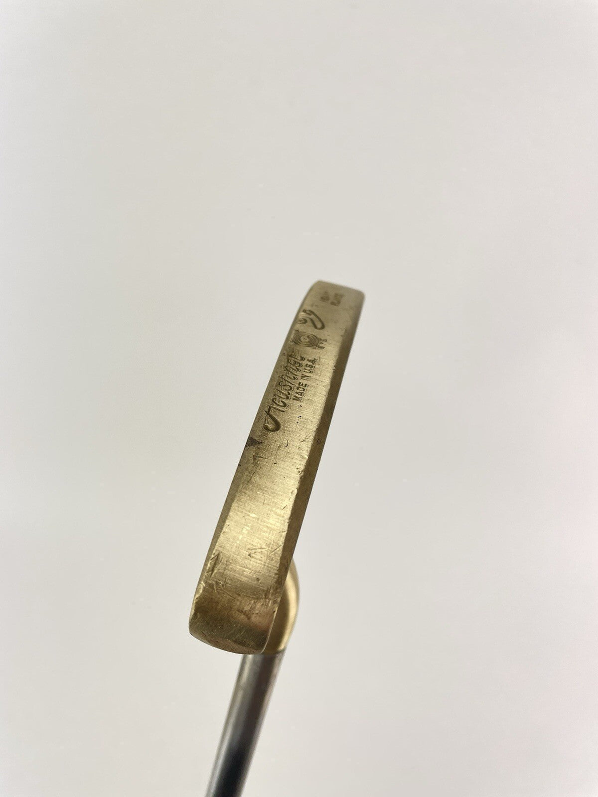 Acushnet Bulls Eye Putter Brass 34” Right Handed /Offset /New Grip /165410
