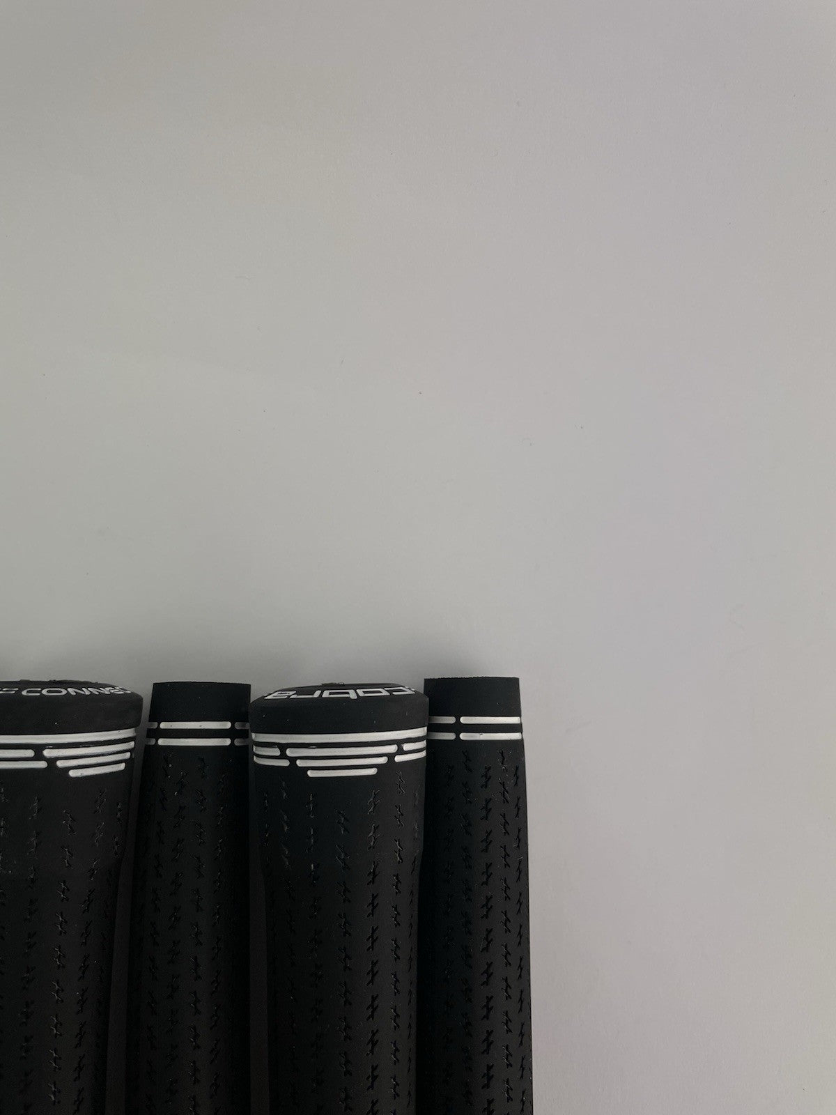 New Lamkin Golf Grips (9) Standard /+58R /Arccos Compatible /Black /White /298746