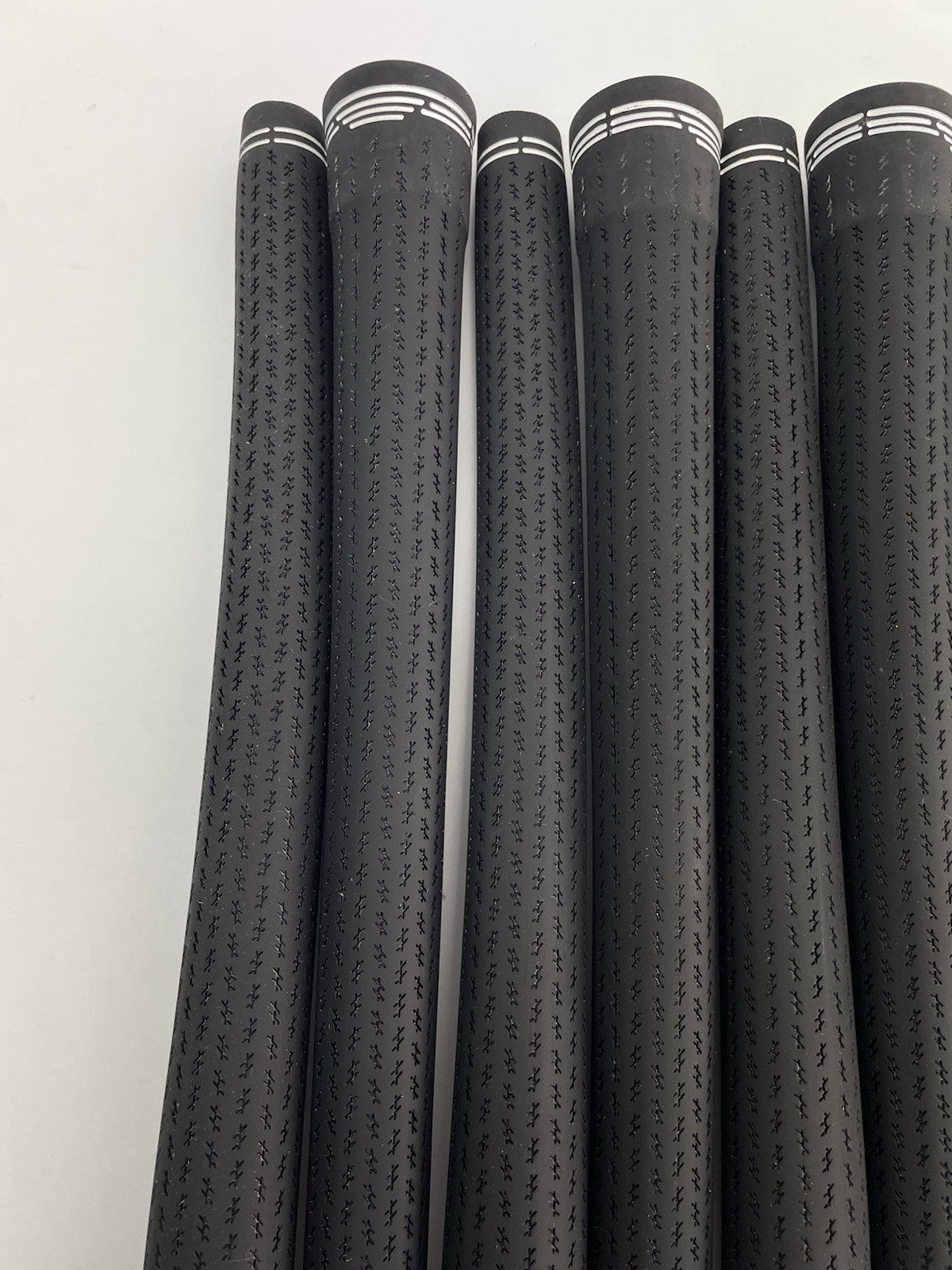 New Lamkin Golf Grips (9) Standard /+58R /Arccos Compatible /Black /White /298744