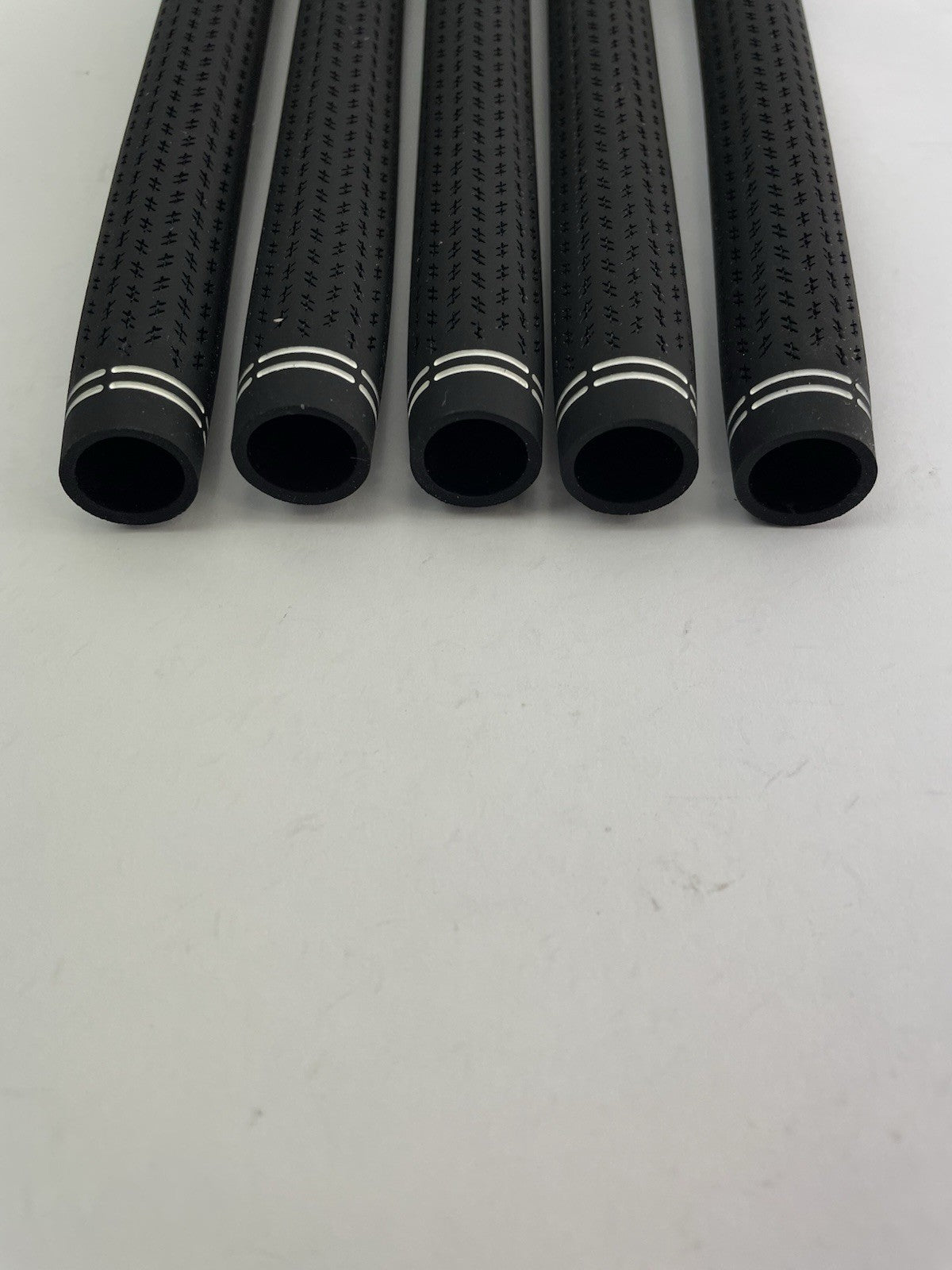 New Lamkin Golf Grips (5) Standard /+58R /Arccos Compatible /Black /White /298707