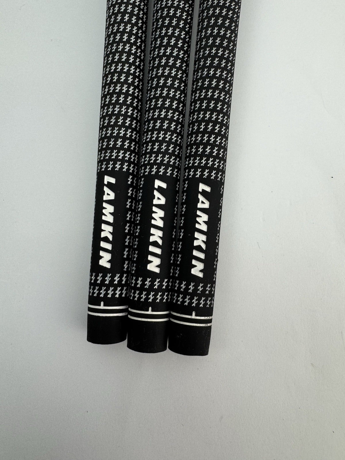 Lamkin Crossline Golf Grips (3) Men’s Standard /Black/White /336711