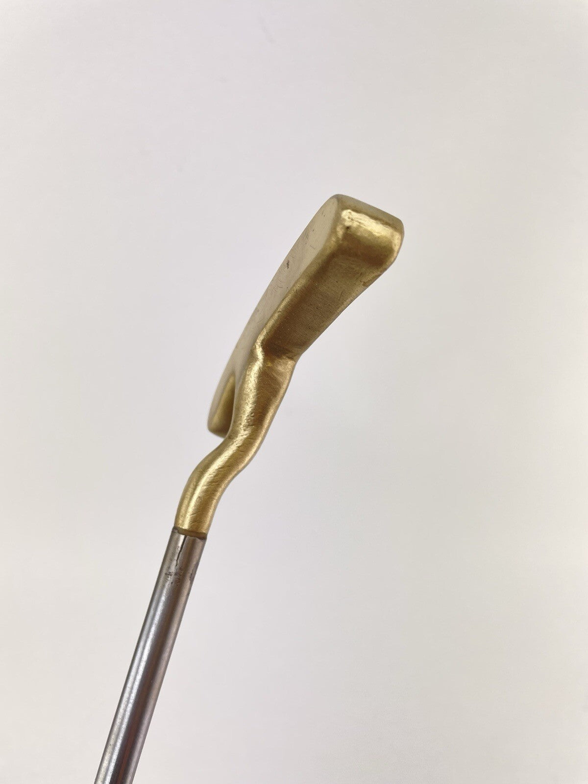Acushnet Bulls Eye Putter Brass 34” Right Handed /Offset /New Grip /165417