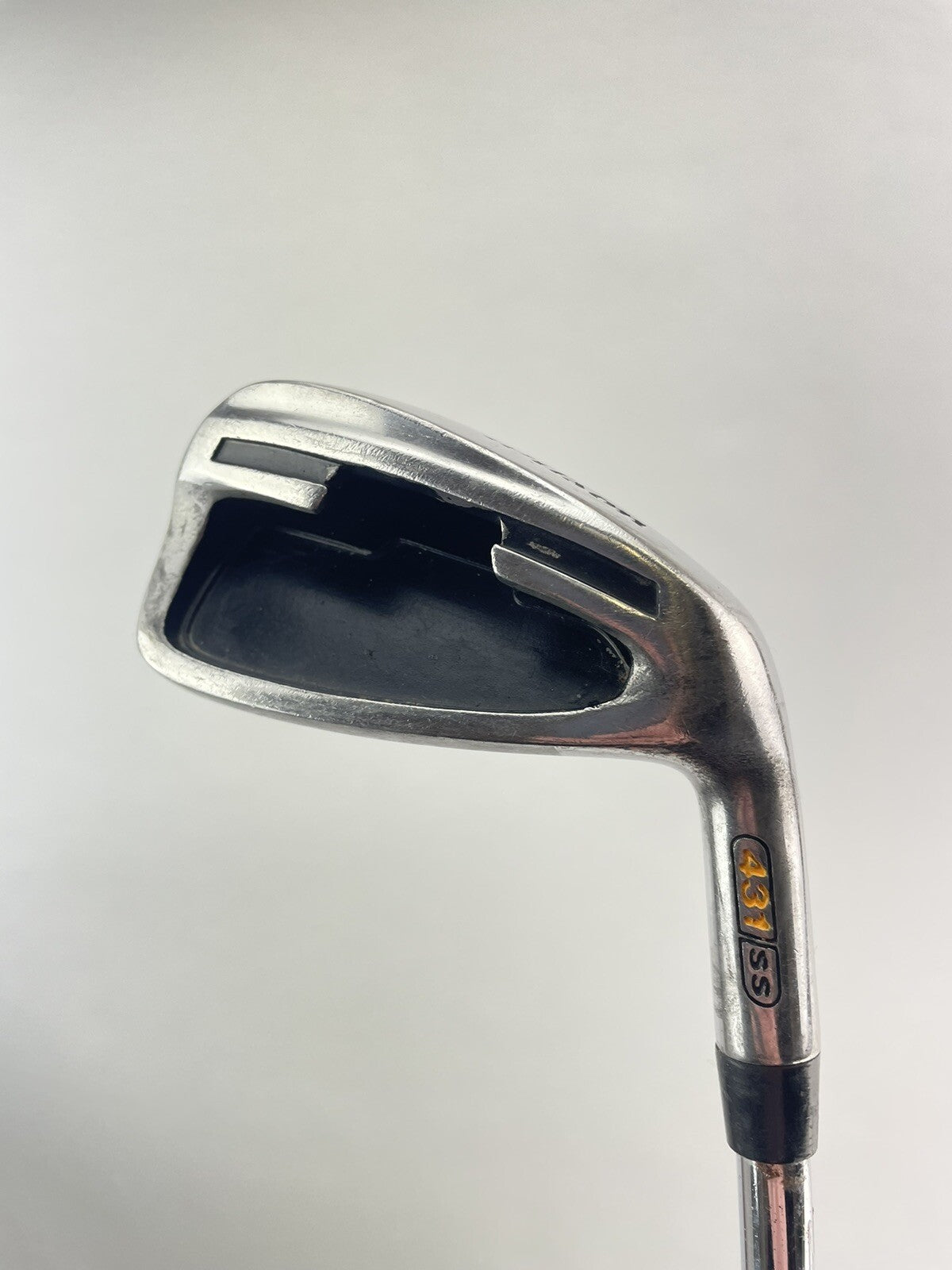 Wilson Golf 6 Iron Mens Regular Flex Steel /Right Handed /New Grip /206042