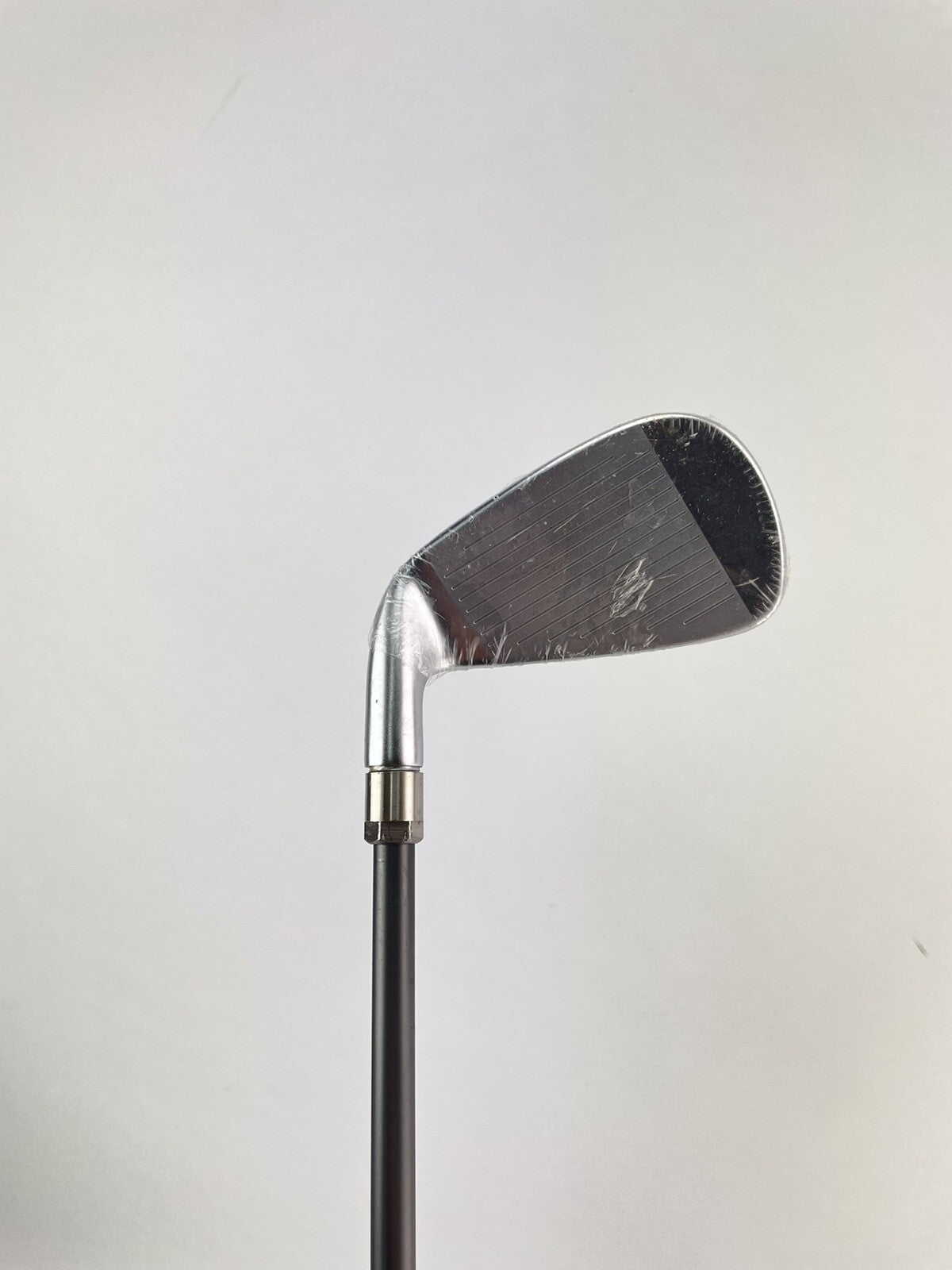 Taylormade R9 6 Iron Lite Regular  Graphite /Right /New Grip /Demo /+1/2" /189907