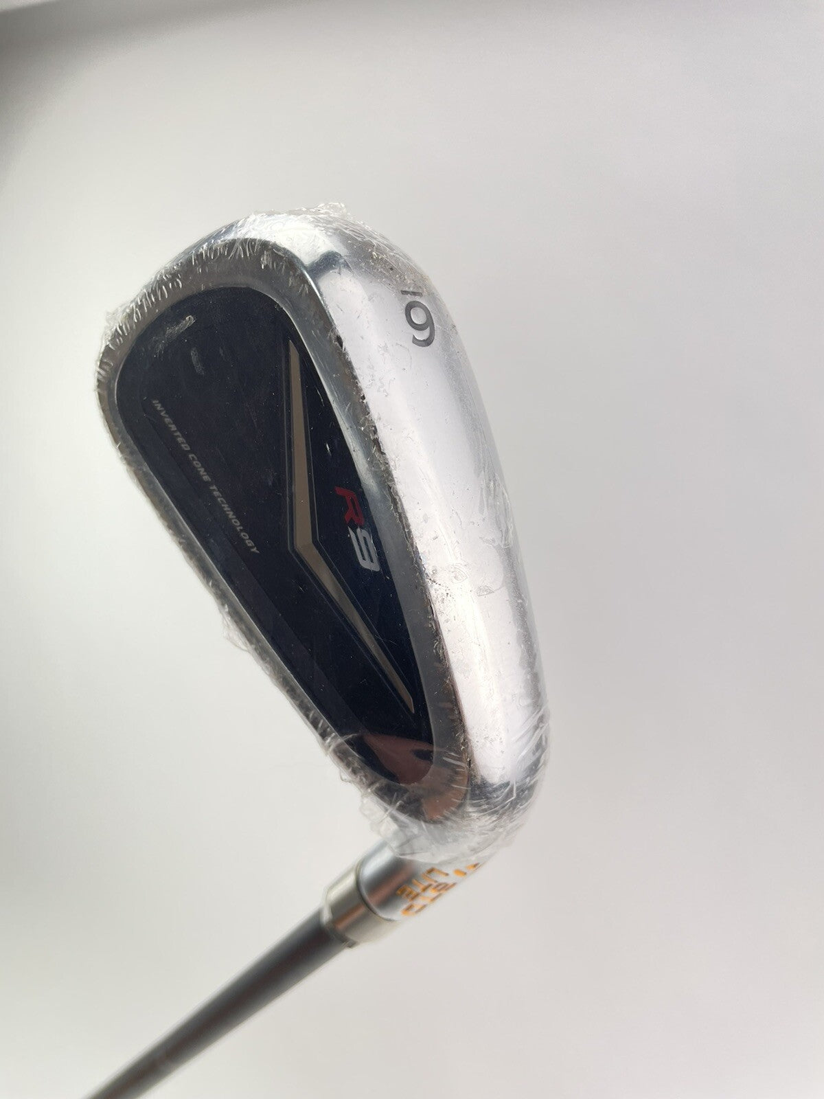 Taylormade R9 6 Iron Lite Regular  Graphite /Right /New Grip /Demo /+1/2" /1899015