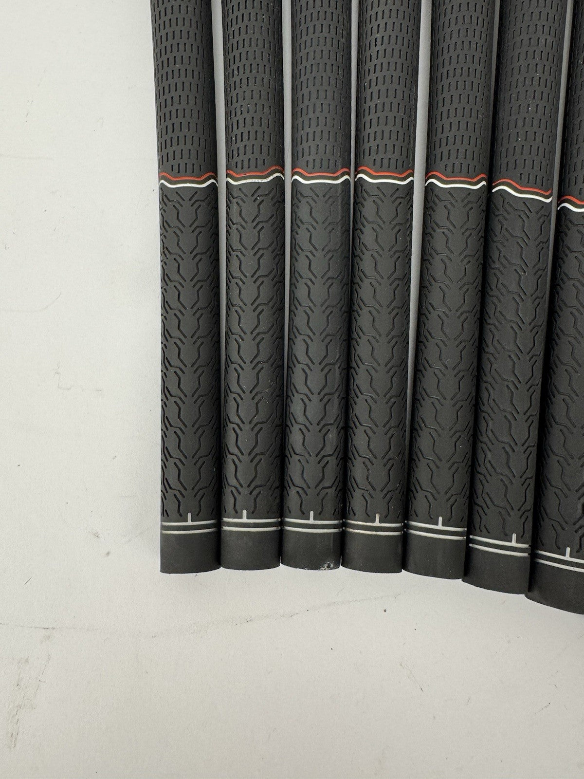 Lamkin Taylormade Golf Grips (8) Standard /Black /Red /Pulled /355091