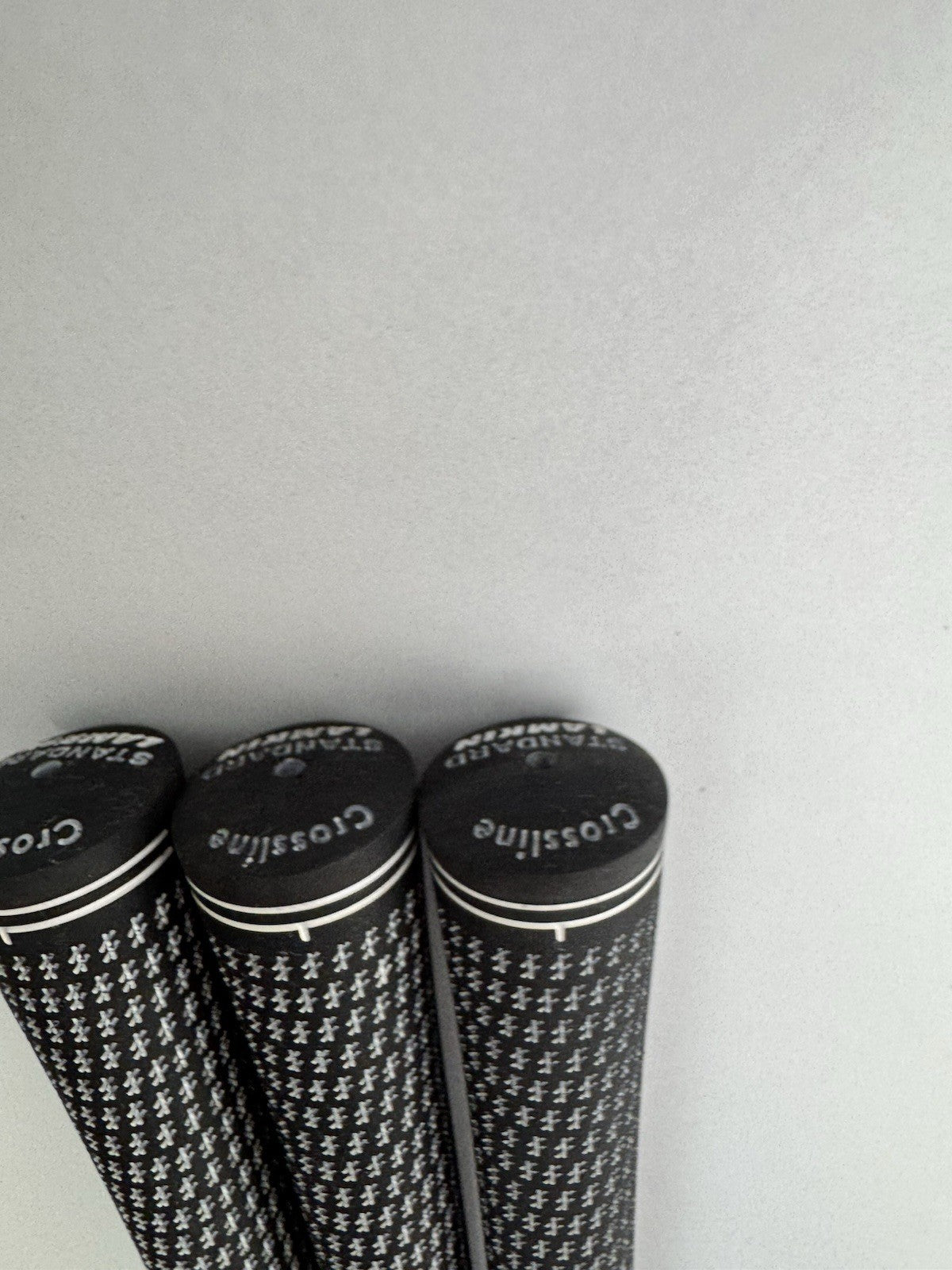 Lamkin Crossline Golf Grips (3) Men’s Standard /Black/White /336716