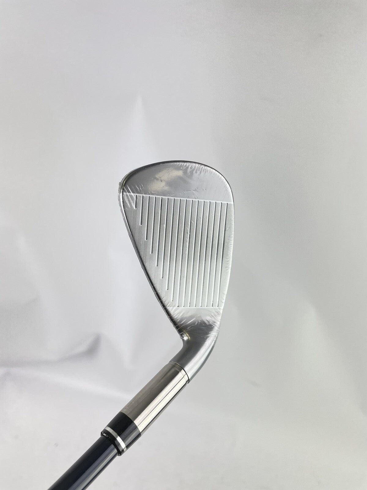 Cleveland Launcher UHX 7 Iron 30* XXIO Senior Graphite /Left Handed /New /800211