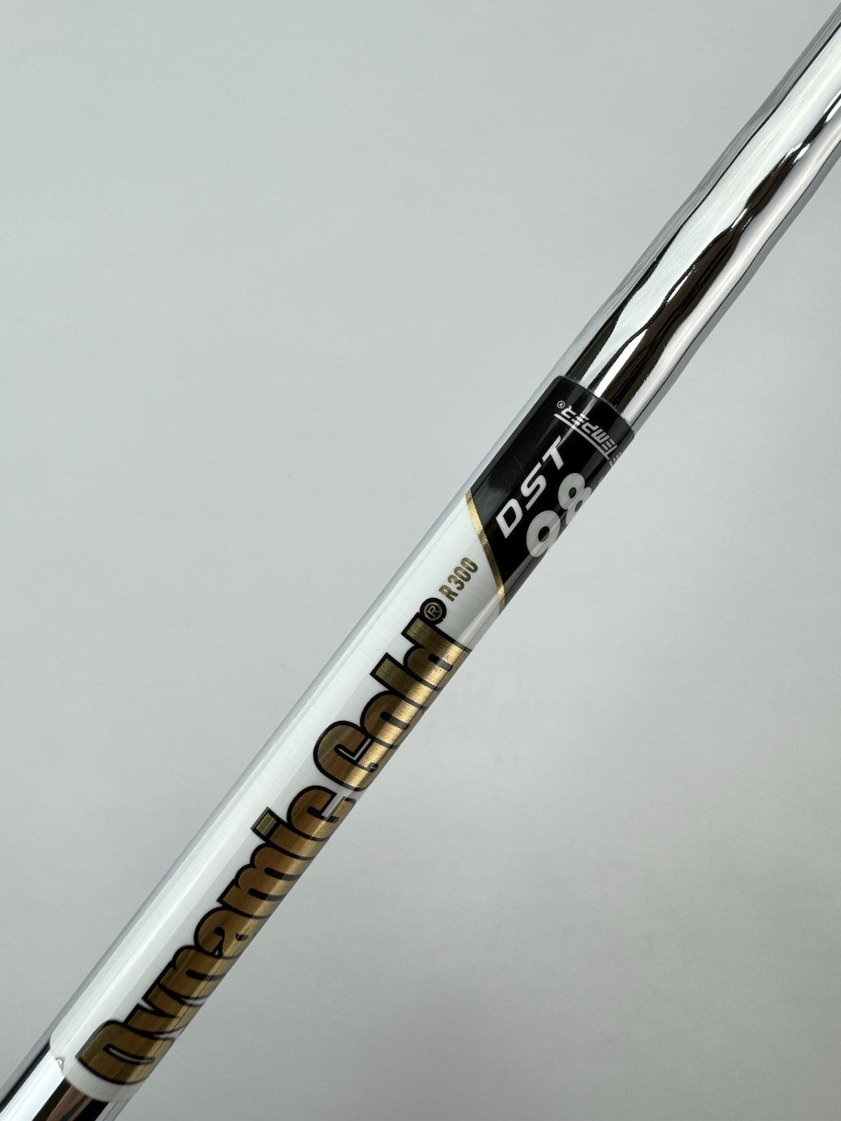 Dynamic Gold DST 98 Iron Shaft Regular Flex Steel 35.75 /0.355 /Lamkin /255572