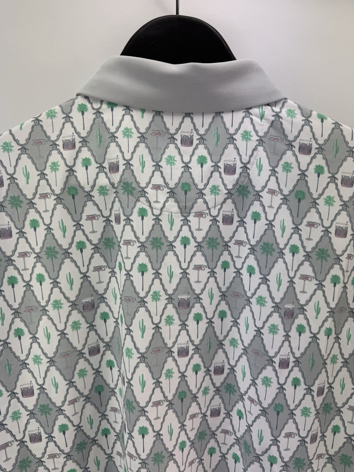 Men’s Original Penguin All Over Cocktail Print Golf Polo Size UK Small/ 3111512