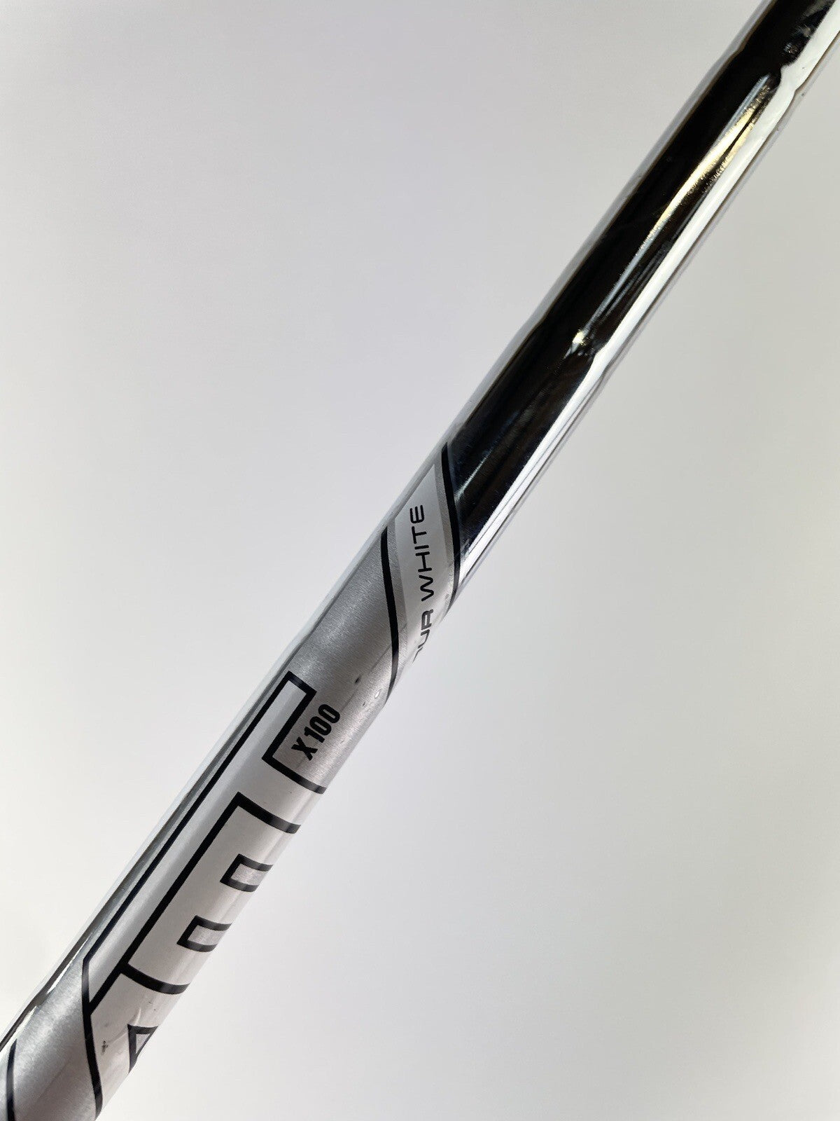 AMT Tour White Iron Shaft X100 X Flex Steel 35.125" /0.355 Tapered /140894