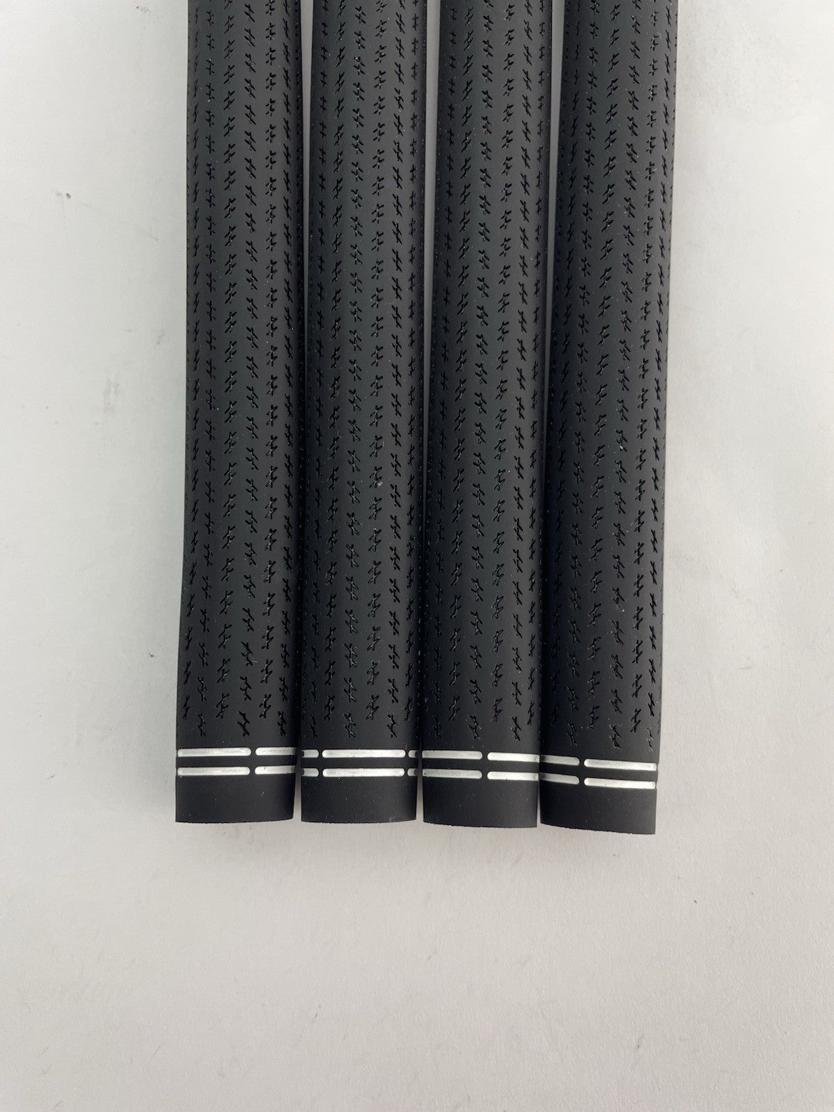 New Lamkin Golf Grips (4) Standard /+58R /Arccos Compatible /Black /White /298691