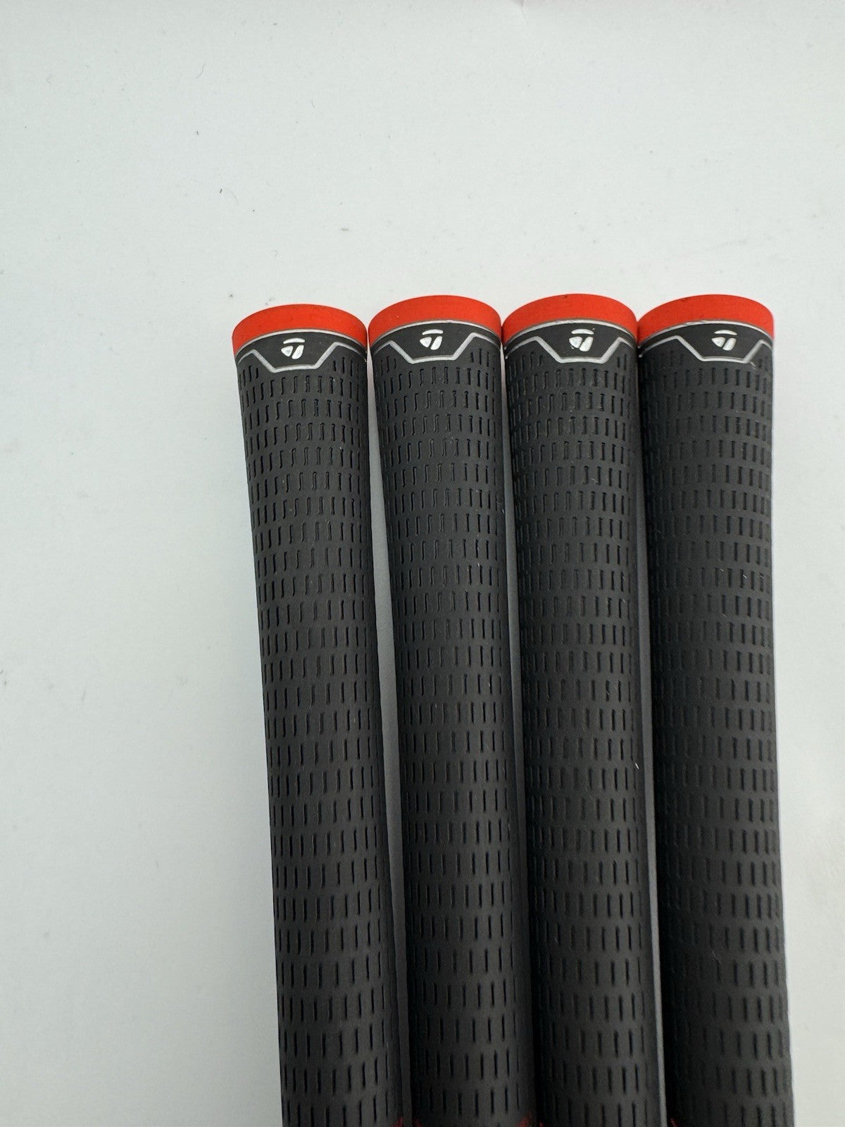 Taylormade Lamkin Golf Grips (4) Standard /Black /Red /Pulled /303403