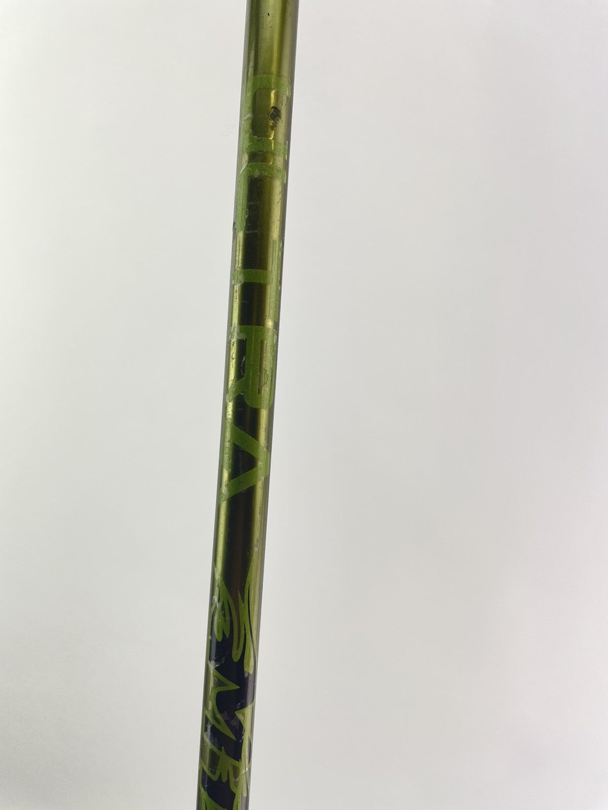 Mens Golf Hybrid 19* Attack Mid Regular Flex Graphite /Right /New Grip /2157512