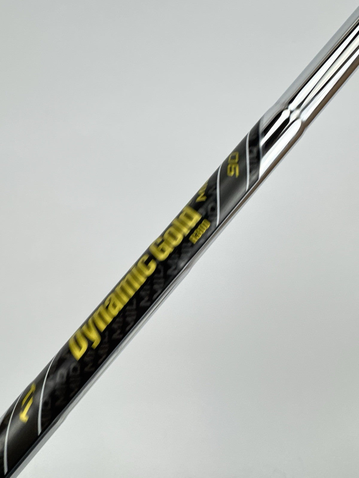 Dynamic Gold Mid 90 Iron Shaft Regular Flex Steel 35" /0.370 Parallel/320055