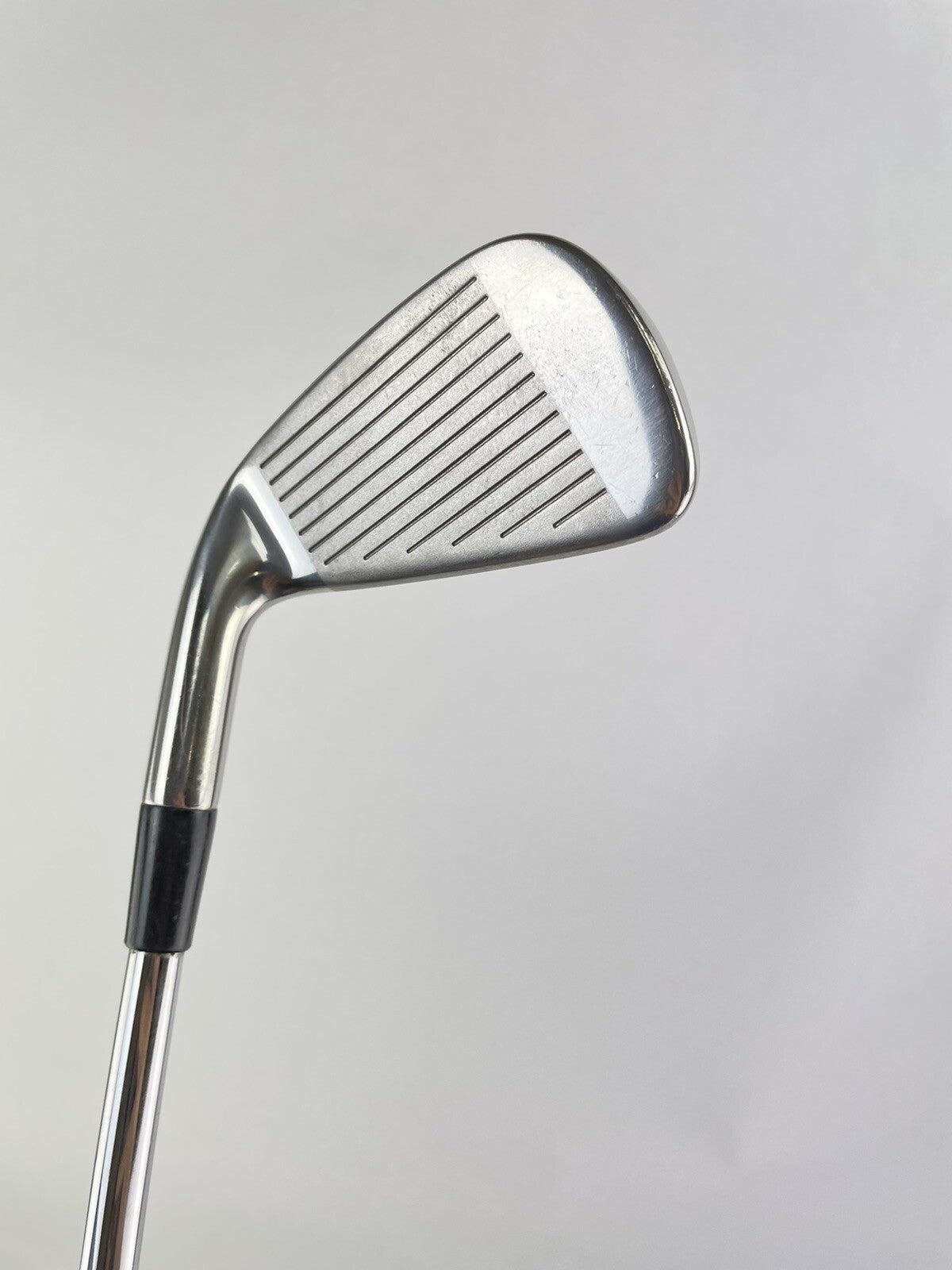 Cleveland 4 Iron CG Red R300 Regular Steel /Right /New Grip /1248811