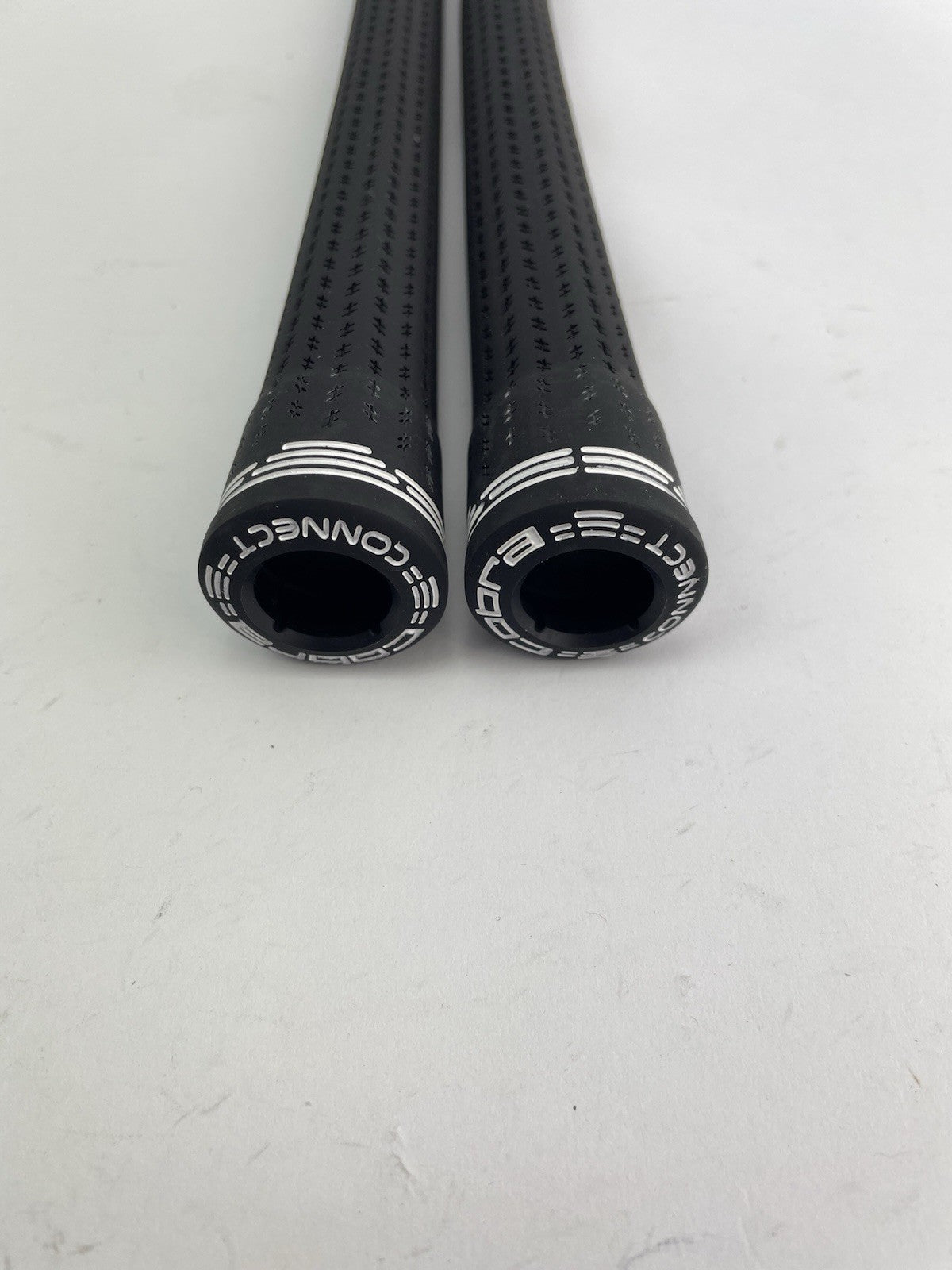 New Lamkin Golf Grips (2) Standard /+58R /Arccos Compatible /Black /White /298675