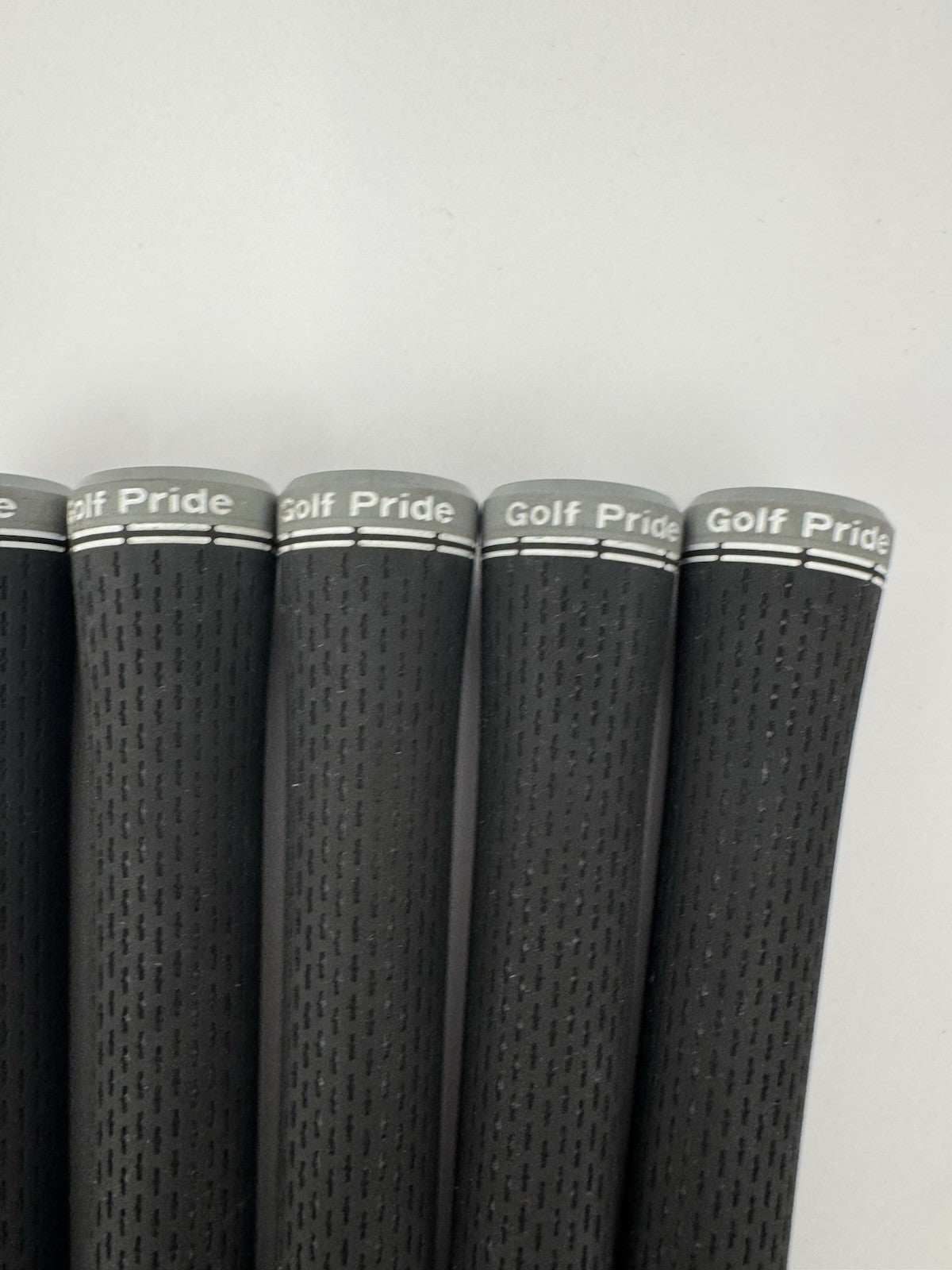 Golf Pride Tour Velvet 360 Soft Grips (5) Midsize /Black /Pulled /356074