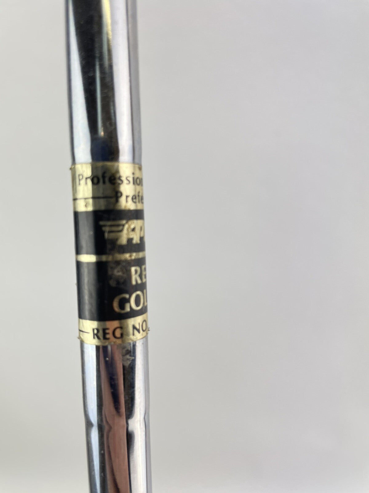 Regal Golf 2 Iron Regular Flex Steel Shaft /Right Handed /New Grip /1954717