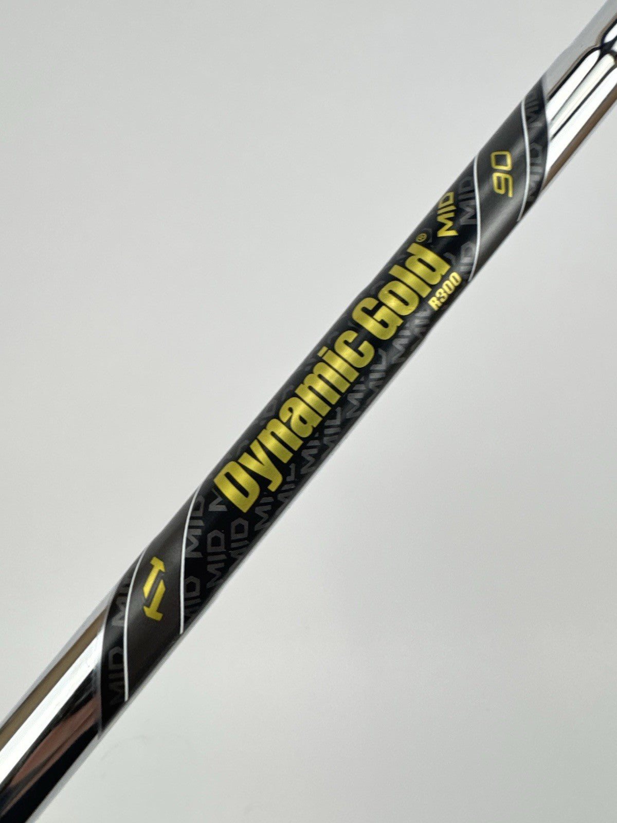 Dynamic Gold Mid 90 Iron Shaft R300 Regular Steel 35.5" /0.370 Parallel/331253